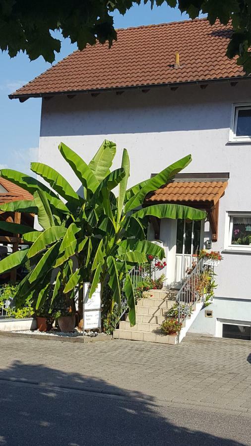 Ferienwohnung Am Eck Rust Bagian luar foto